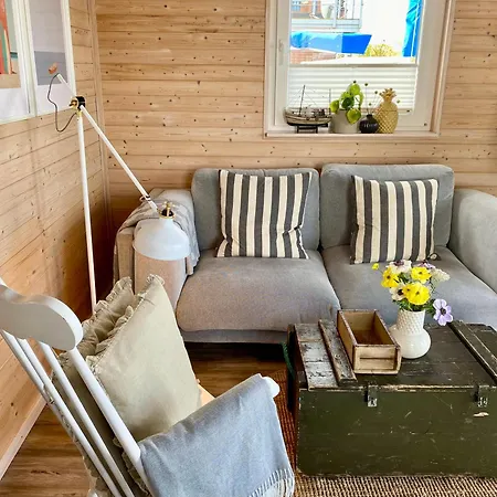 Holiday home Hausboot - Yara Heiligenhafen