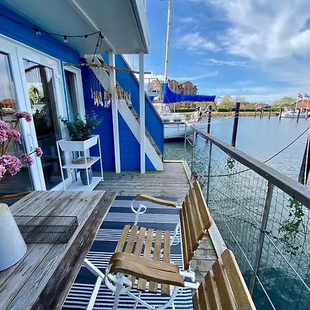 Holiday home Hausboot - Yara