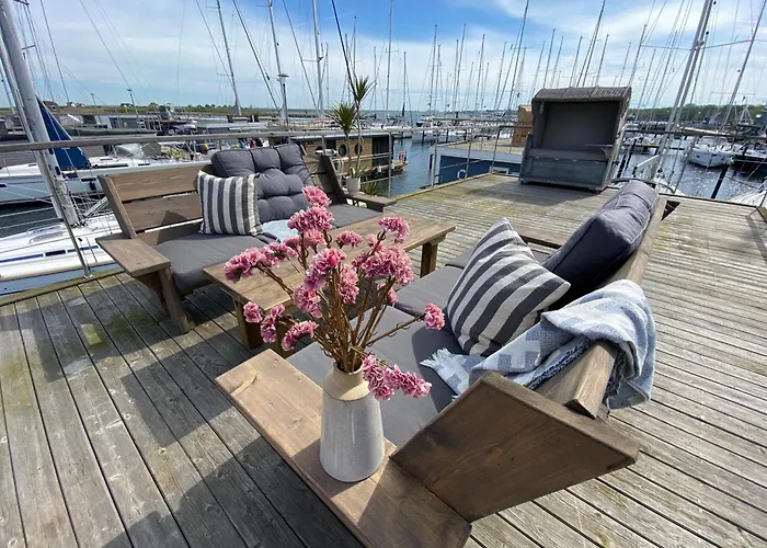 Vakantiehuis Hausboot - Yara *